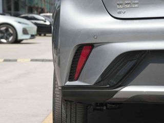 BYD Dolphin 2023 — фото 8 из 20