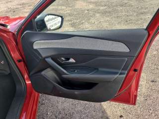 Peugeot 308 2024 — фото 9 из 14