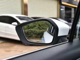 Geely Geometry M6 2022 — фото 6 из 20