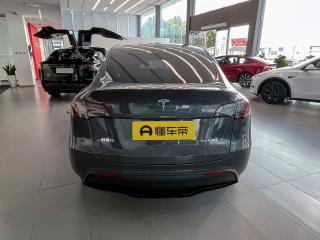 Tesla Model Y — фото 5 из 18