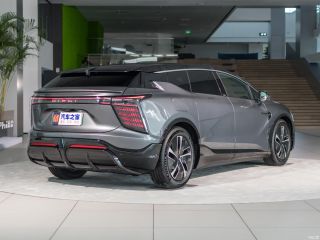 HiPhi X 2022 — фото 2 из 9
