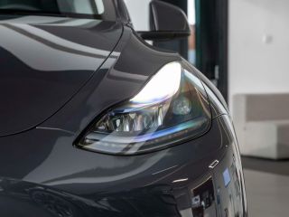 Tesla Model Y — фото 11 из 18