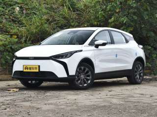 Geely Geometry M6 2022 — фото 1 из 20