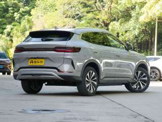 BYD Song PLUS EV 2023 — фото 3 из 20