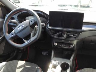 Ford Escape 2023 — фото 8 из 10