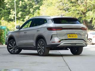 BYD Song PLUS EV 2023 — фото 12 из 20