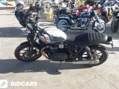 Triumph Street Twin 2016 — фото 14 из 17
