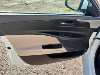 Jaguar XE 2016 — фото 6 из 16