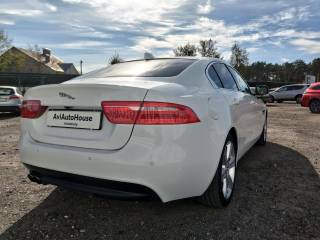 Jaguar XE 2016 — фото 4 из 16