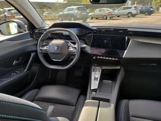 Peugeot 308 2024 — фото 12 из 14